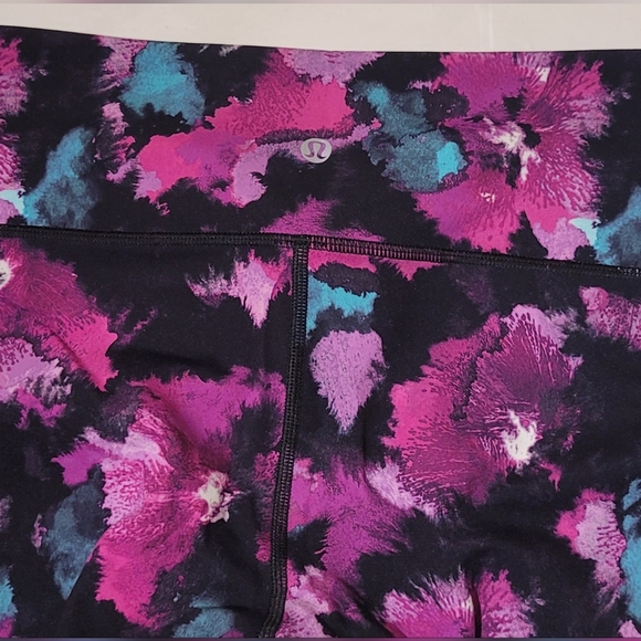 Lululemon Wunder Under Crop III/ Leggings/ Midnight Bloom/size 8 EUC - Picture 7 of 11